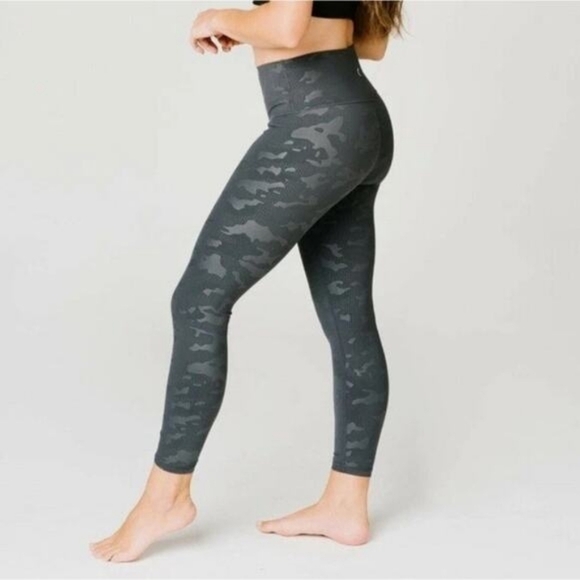 ZYIA Pants - NWOT Zyia Women’s Battleship Gray Camo Luxe Leggings Suze 0